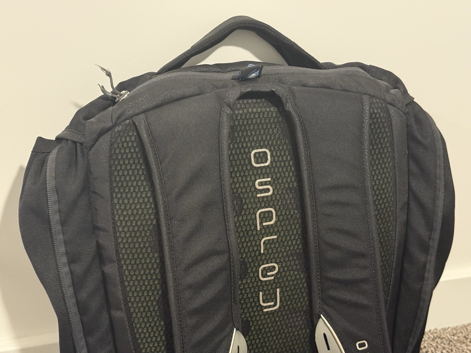 Osprey Spin 22 Backpack Black Excellent Condition 4
