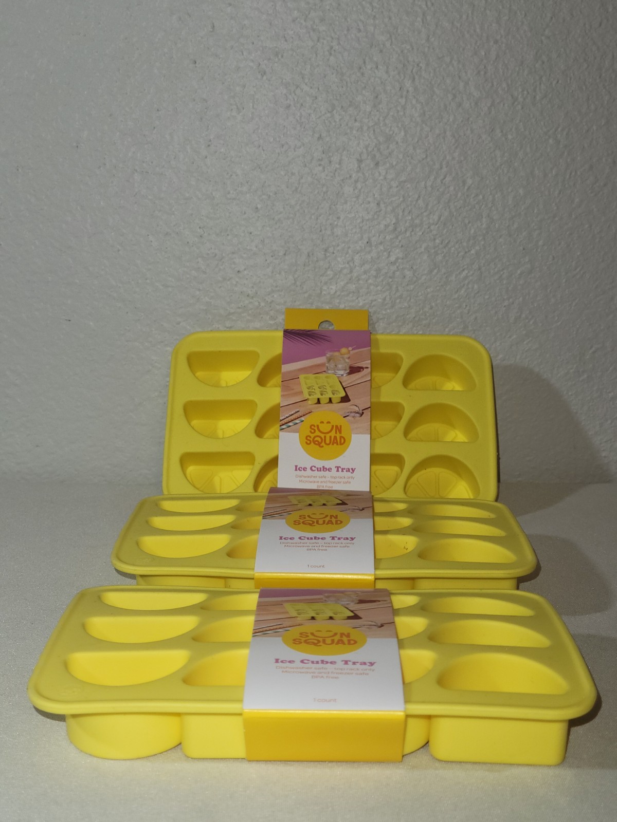 Sun Squad - 3 Yellow Packs Lemon Ice Cube Tray. New gallery