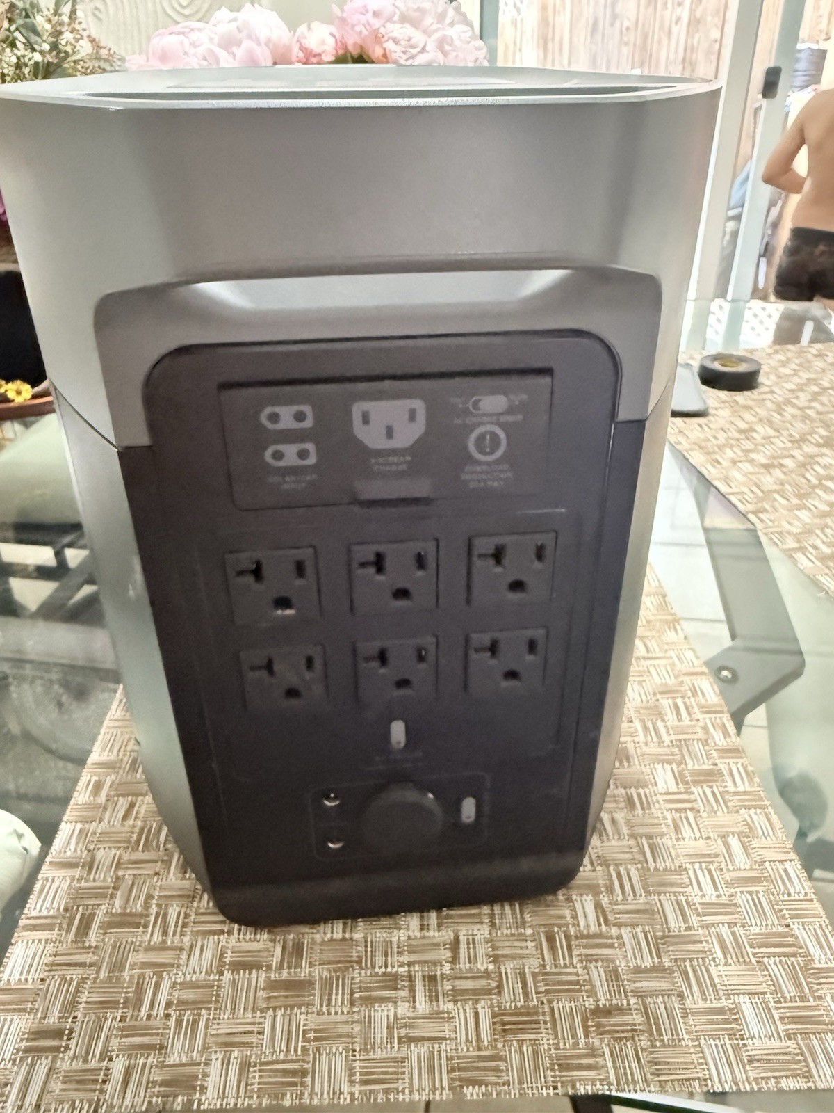 EcoFlow DELTA Max Portable Charger/Inverter 120V 1800-2000W AC/DC LCD gallery
