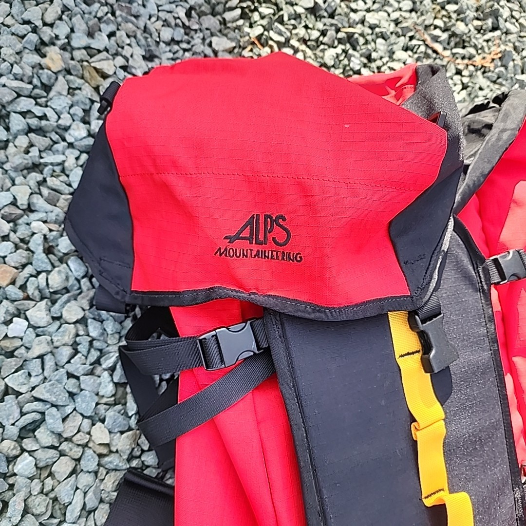 Alps Mountaineering Hiking Backpack Internal Frame Black And Red 2