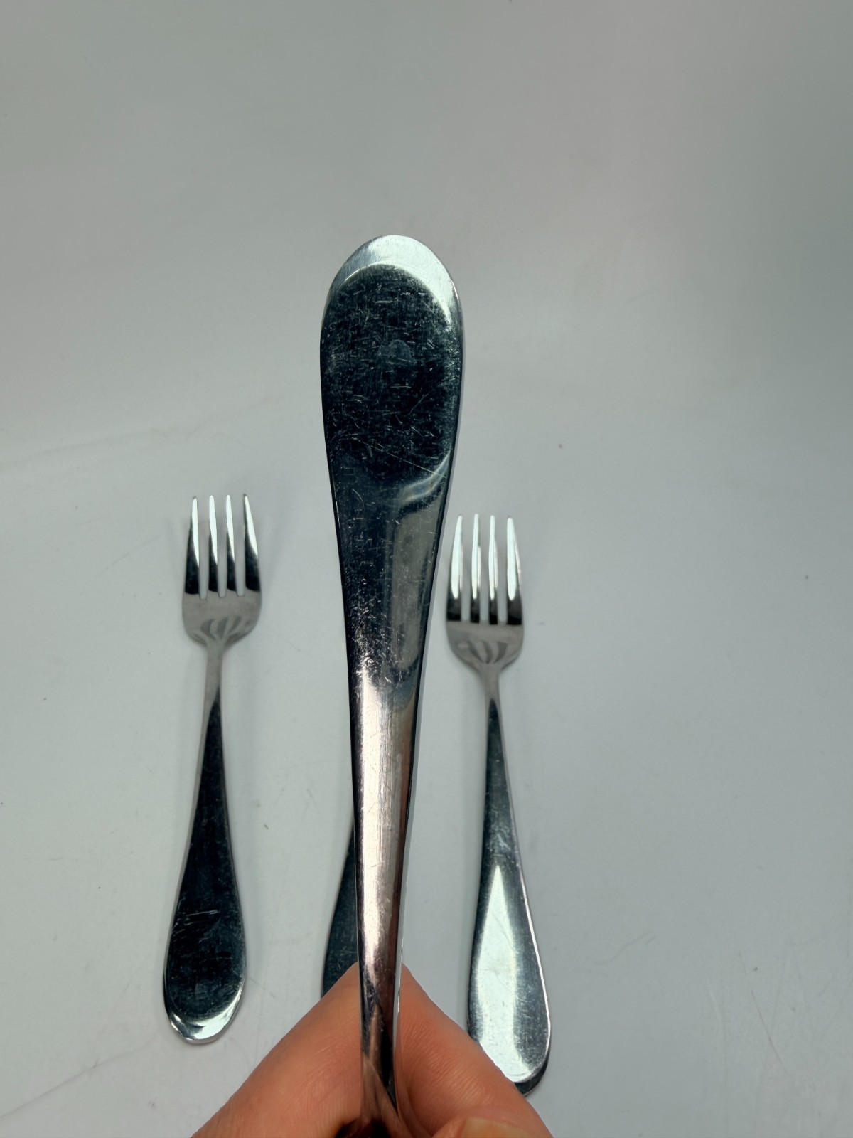 Oneida Stainless Flatware ICARUS (GLOSSY) Dinner Fork Set of 4 89-203, 8" gallery