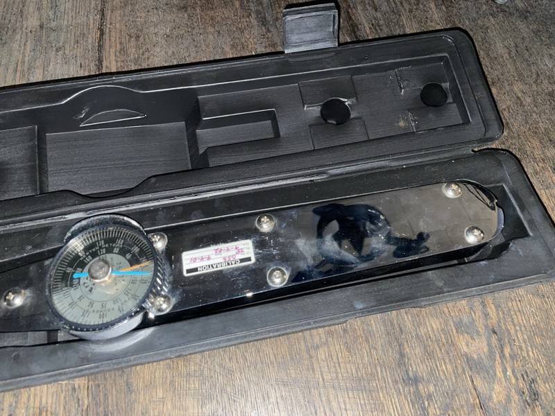 SK Tools 75175 Dial Type Torque Wrench Range 0-175 Ft.lb. Great Condition gallery