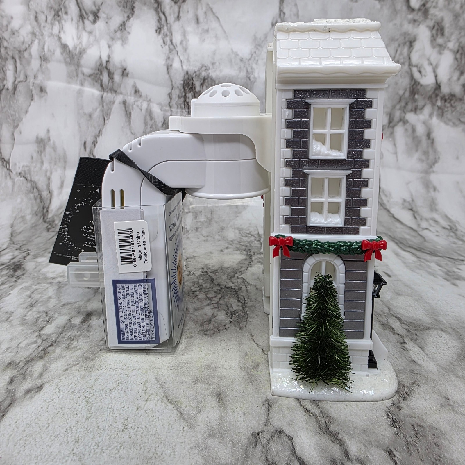 Bath & Body Holiday Cottage House Projector Nightlight Wallflower Plug gallery