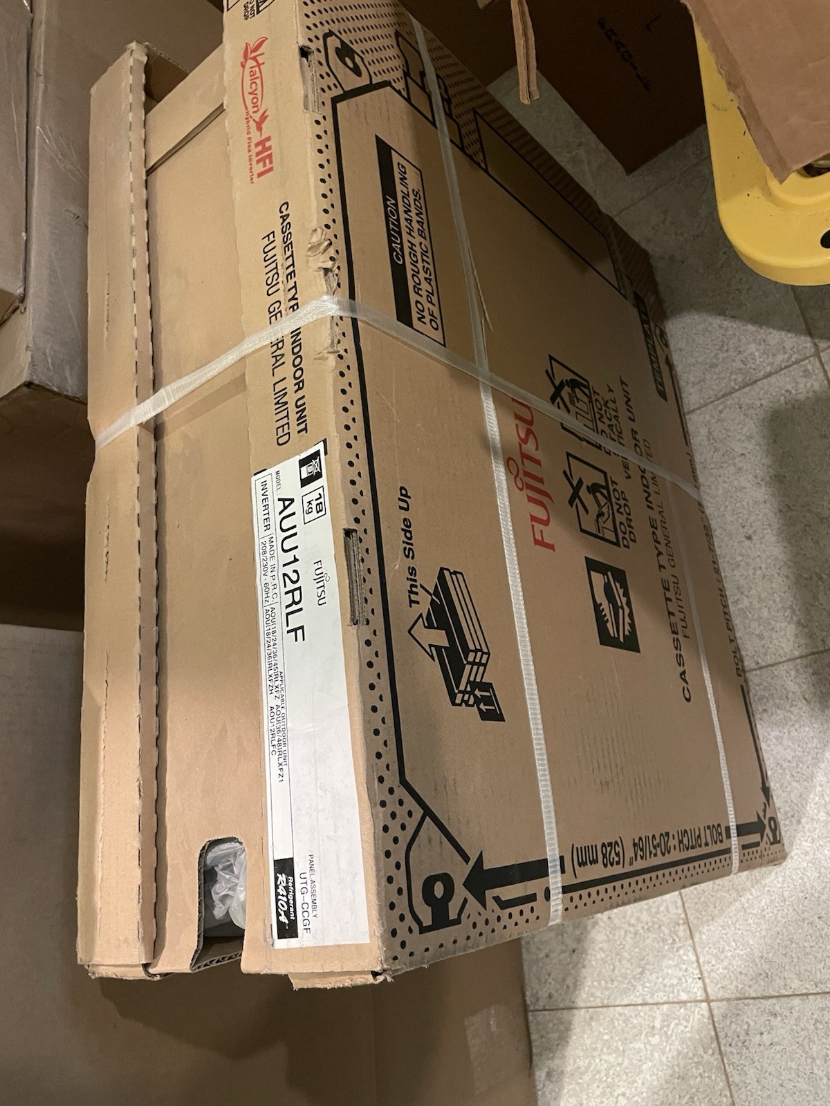 Fujitsu AUU12RLF Ceiling Cassette Unit R410 230V gallery