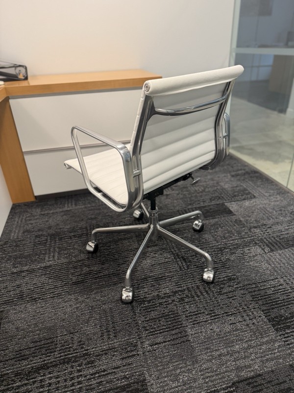 Authentic Herman Miller Eames Armchairs MINT gallery