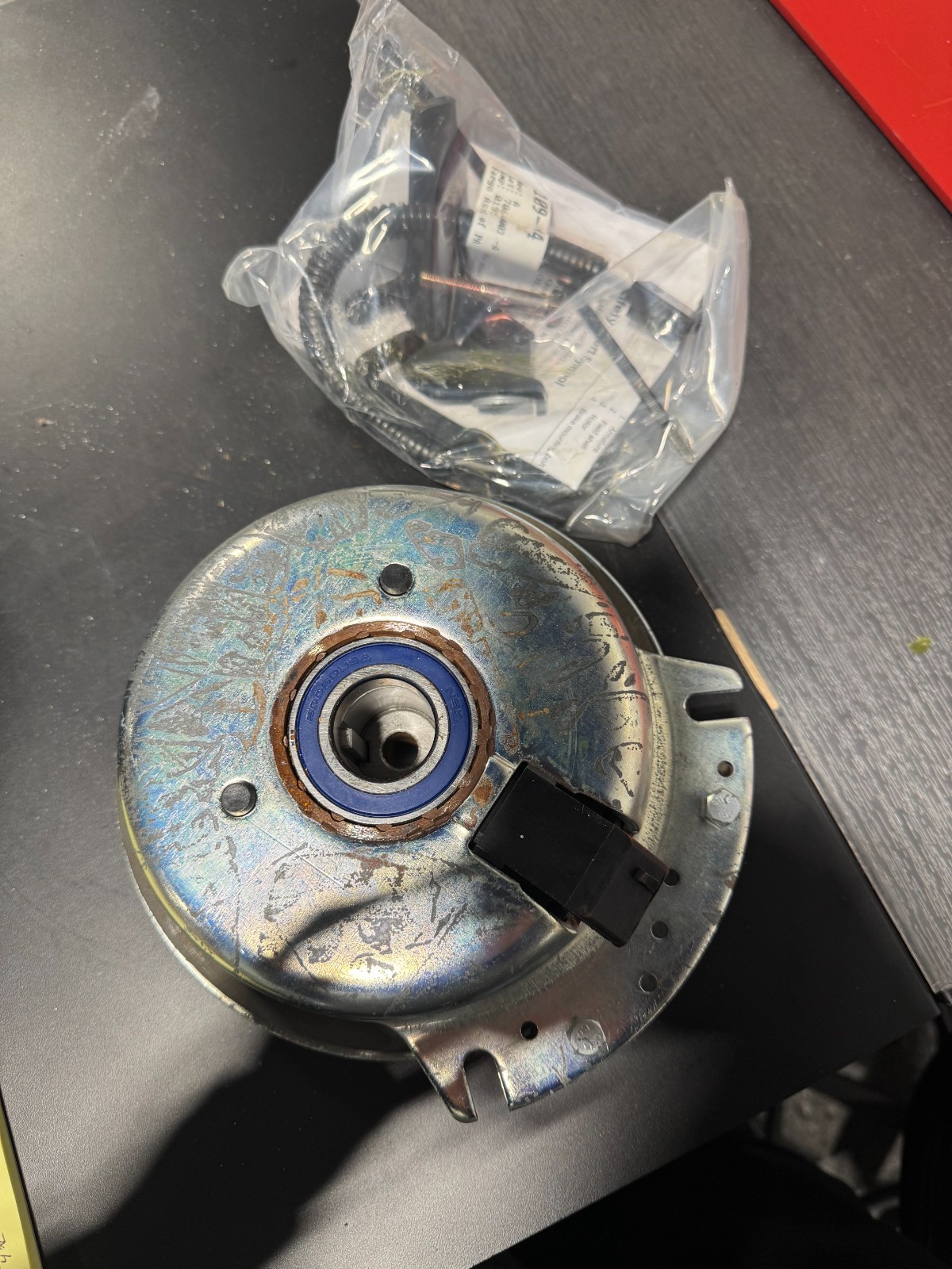 EXMARK 109-8462 CLUTCH gallery