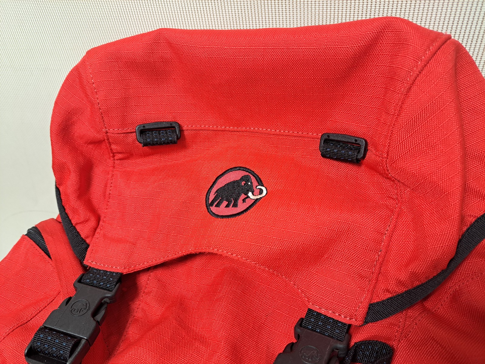 MAMMUT Aletsch 35L Backpack (Black/Red) with back support frame. 2