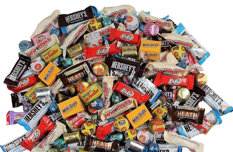 ASSORTED CHOCOLATE MIX VALUE BULK BAG! !!(HOLIDAYS, PARTY, HALLOWEEN, BIRTHDAY) gallery
