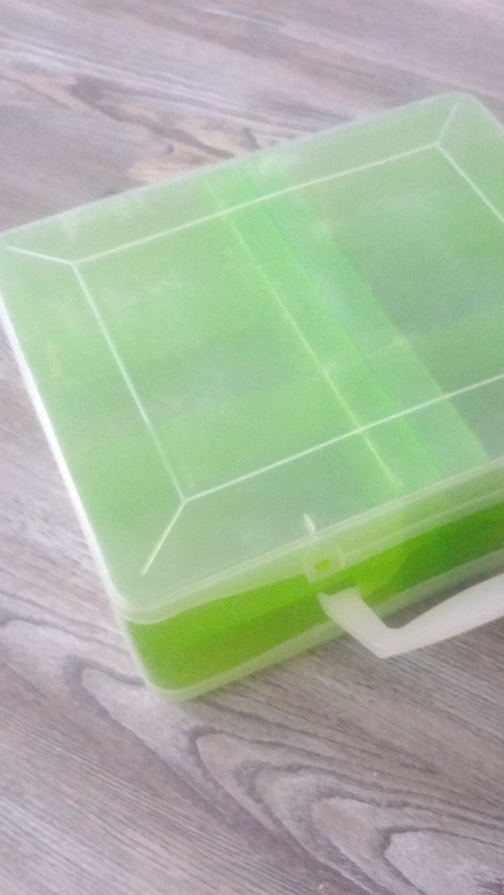 Plastic Storage Box with Handle, 12 larger Compartments 12small.