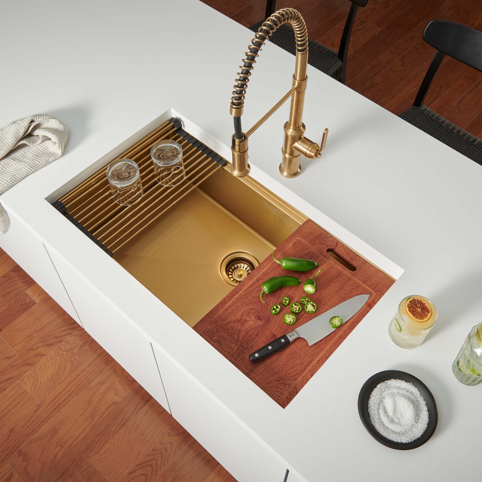 Ruvati 33" Matte Gold Workstation Undermount Single Bowl Kitchen Sink- RVH6533GG gallery