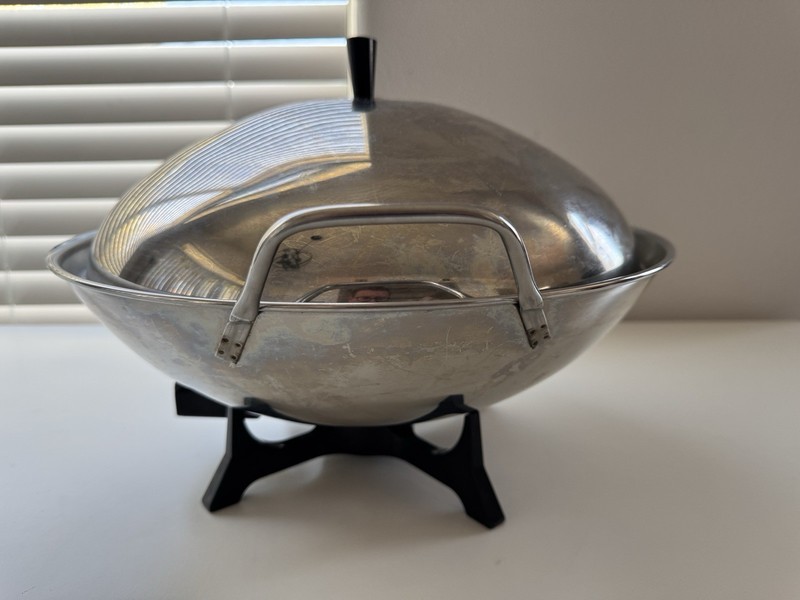 Farberware Electric Wok Model 303 with Lid & Steamer Tray – Tested Works gallery