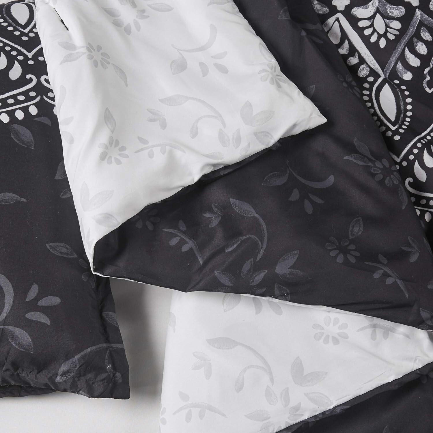 Comfort Spaces Trendy Design Cozy Comforter with Sheet Set and Shams Queen gallery
