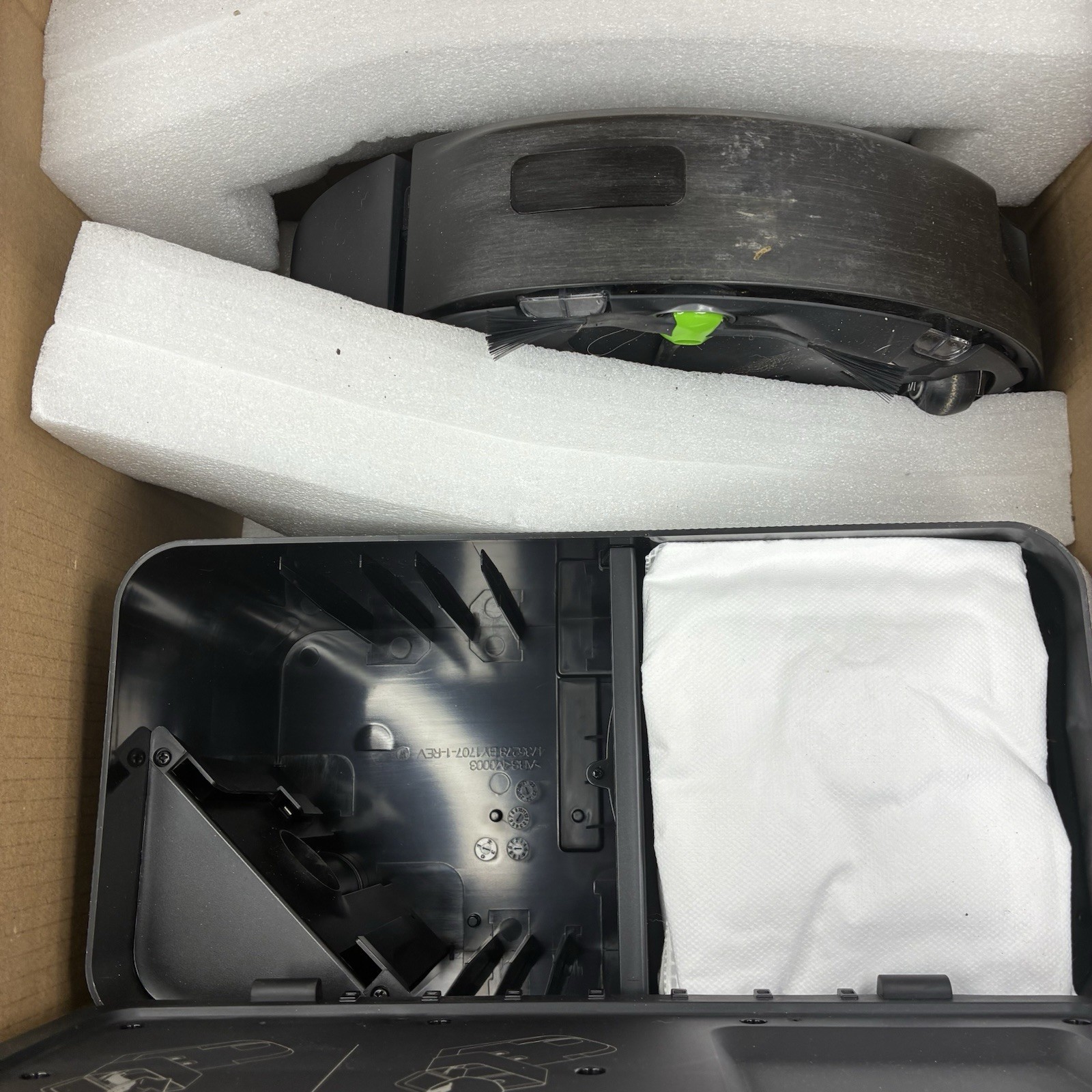 Roomba Max 705 Vacuum + AutoEmpty Dock iRobot Pre-Owned gallery