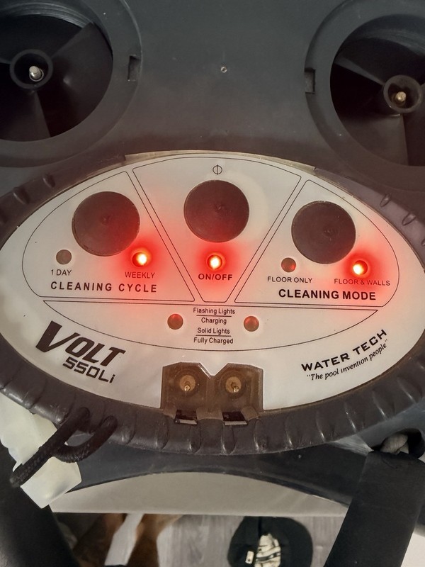 Water Tech Volt 550Li Cordless Robotic Pool Cleaner | Lithium | Tested & Working gallery