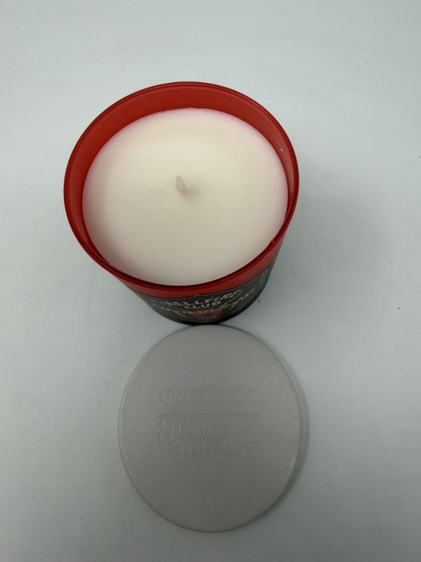 Stranger Things OtherLand Hellfire Club Single Wick Candle 8 Oz Limited! F/s gallery