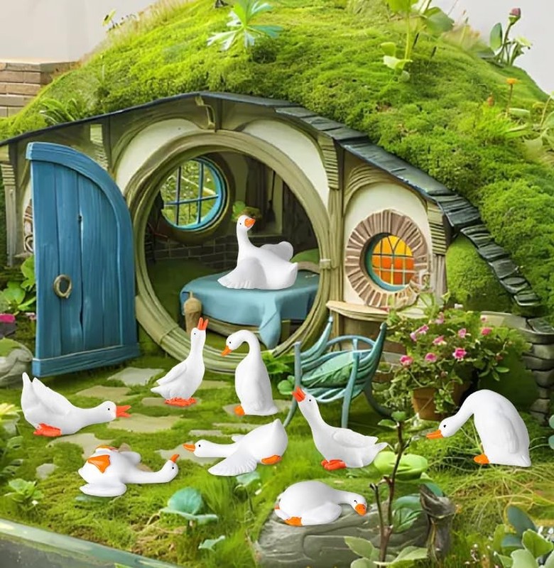 FCKLVMC 18 Pcs Mini Goose Figurine, Tiny Resin Goose DIY Crafts Desk Goose Ca... gallery
