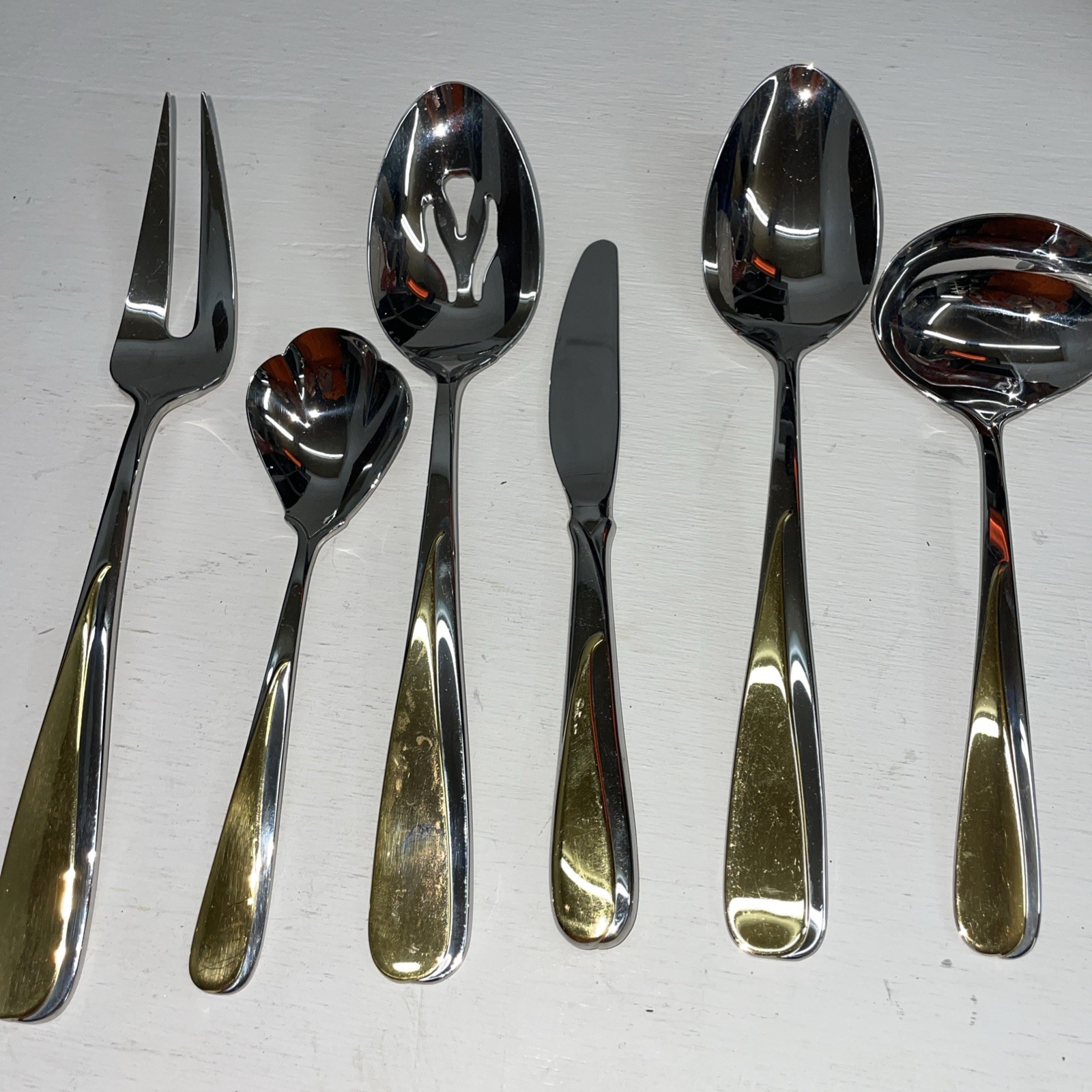 Yamazaki - Florian Stainless-Gold Accent. 12-5 Piece Settings And 6 Serving gallery
