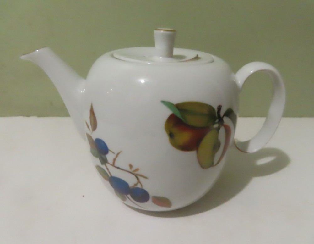 Royal Worcester Evesham Gold 4 Cup Teapot - Unused