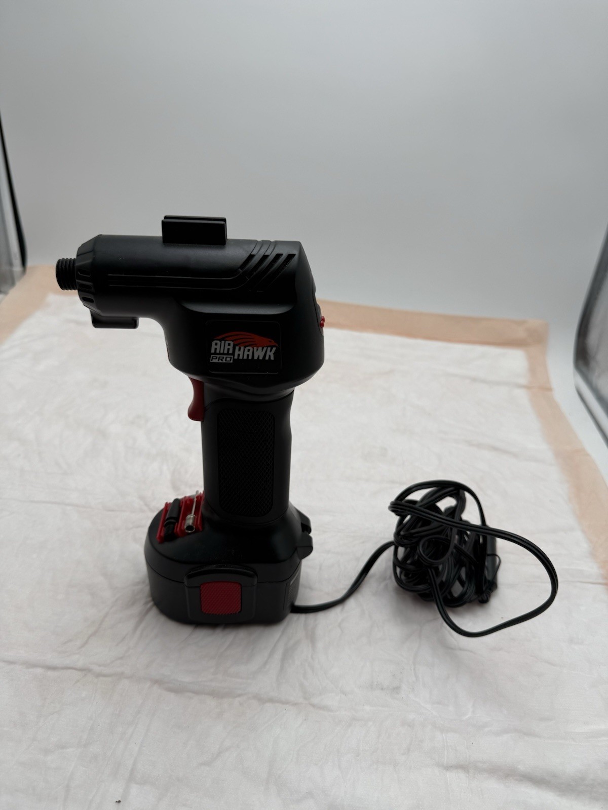 Ontel Air Hawk Pro Automatic Cordless Tire Inflator/Great Condition/Tested. gallery