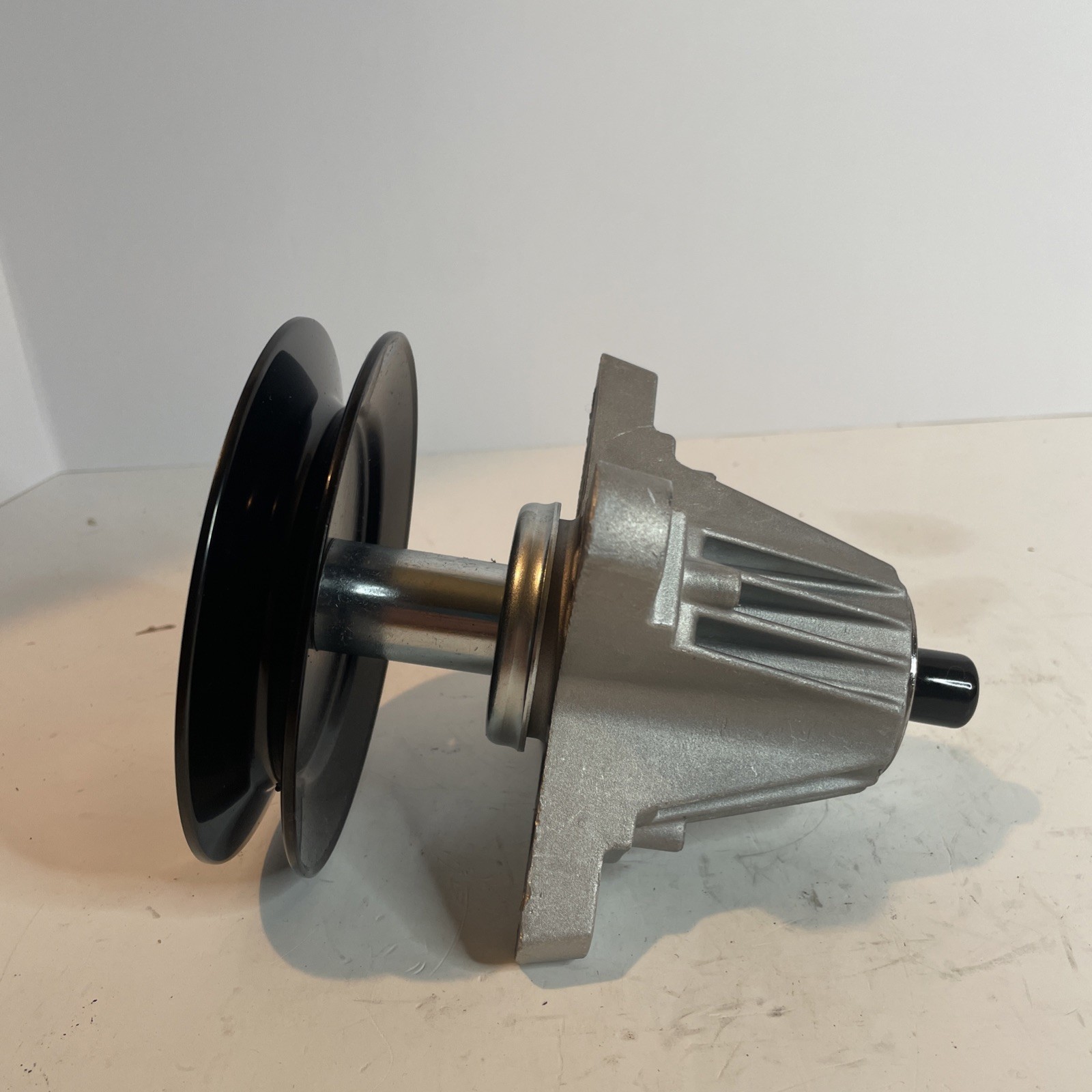 MTD Cub Cadet Spindle Assembly OEM w/ Serial 618-04822 490-130-C002 replacement gallery