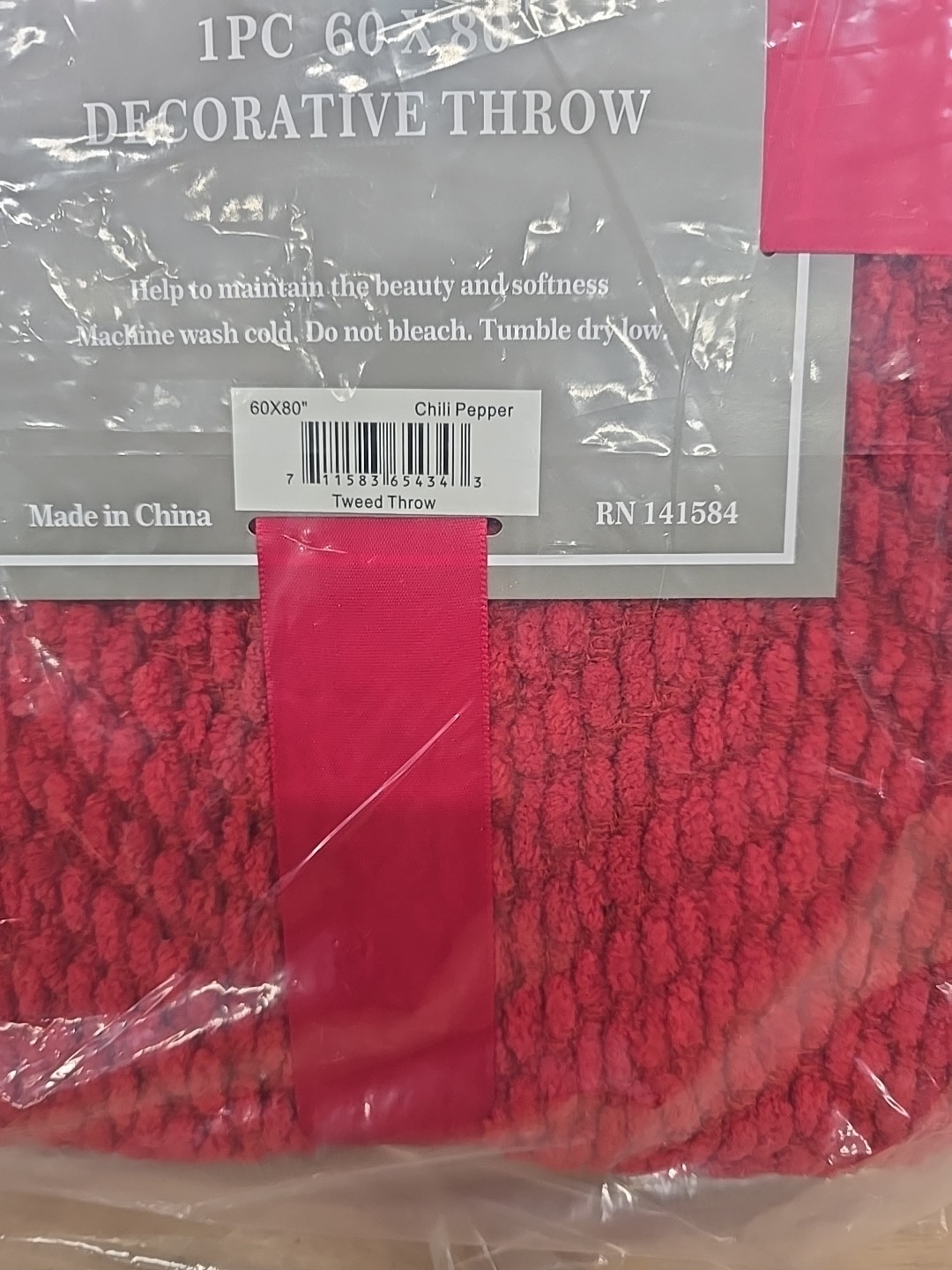 Home Soft Things 60x 80" Plush Throw - Red gallery