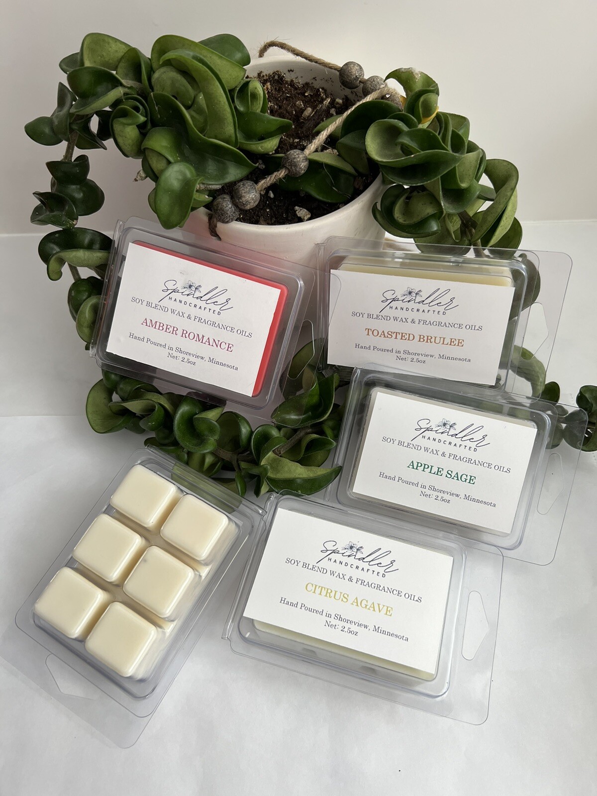 Homemade & Hand Poured Scented Soy Blend Wax Melts (Tarts) - 2.5oz/71g Clamshell gallery