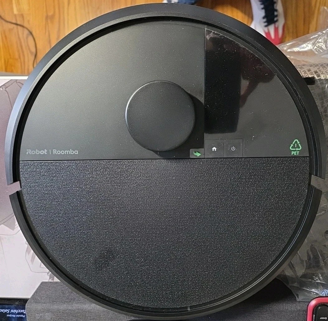 iRobot Roomba RCF-Y1 Plus 405 Combo Robot Vacuum & Mop ONLY gallery