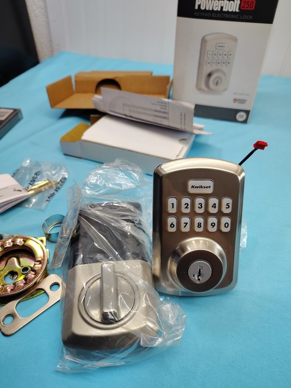 Kwikset Powerbolt 250 10-Button Keypad Electronic Deadbolt Lock Satin Nickel gallery