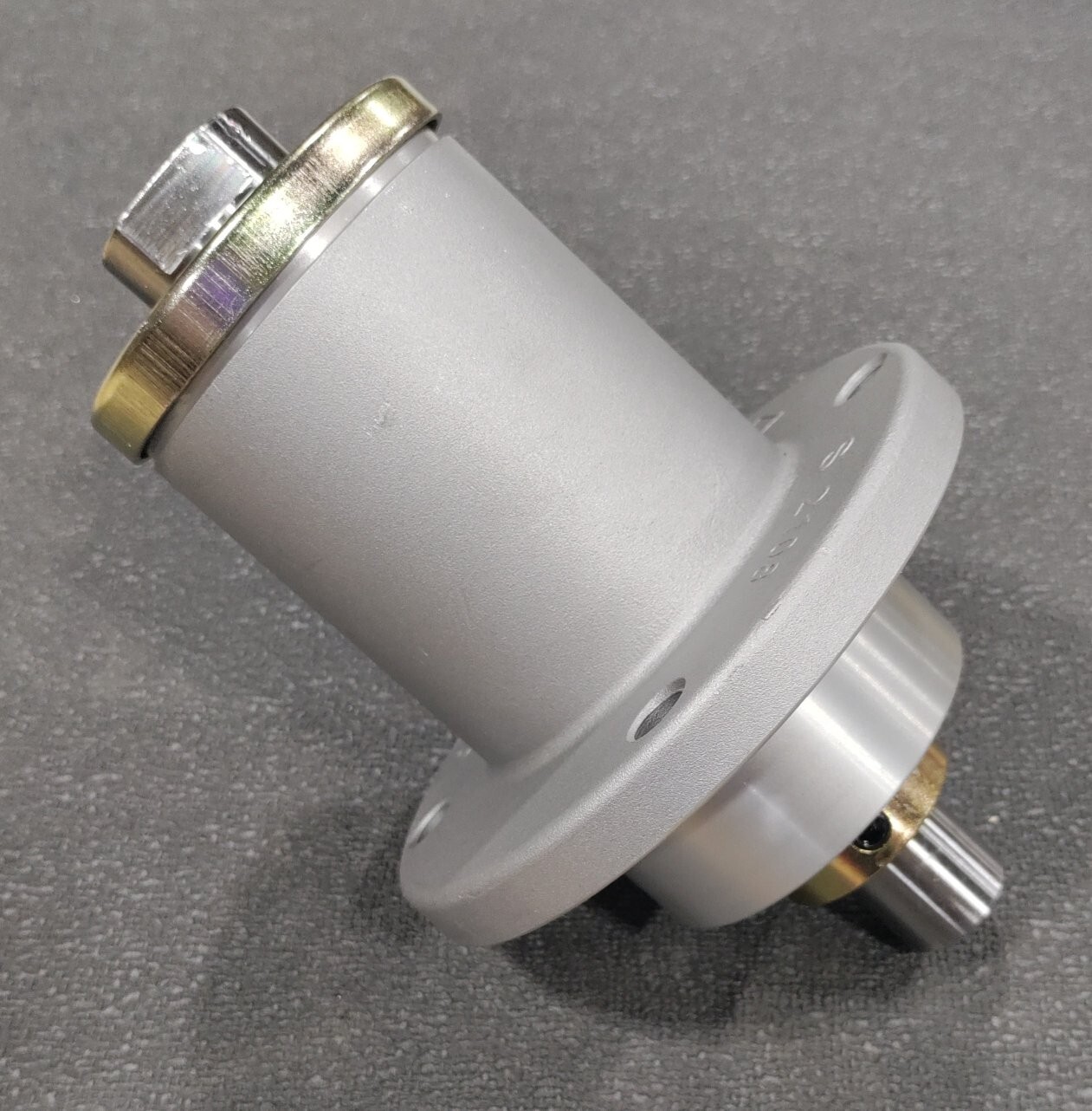 NEW OEM BAD BOY SPINDLE FOR SELECT MODELS, #037-6015-50 (REPLACES 037-6015-00) gallery