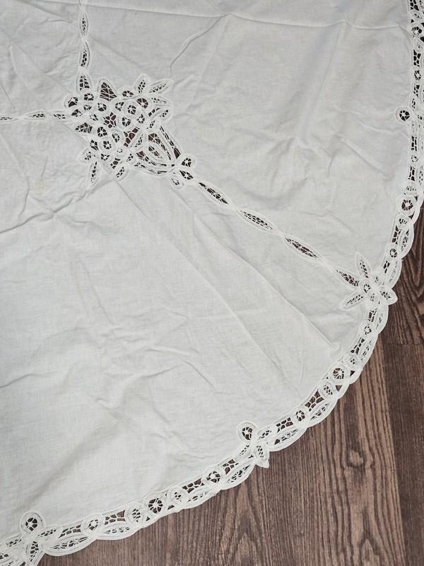 VintageRound White cotton Tablecloth & Napkins Lace Trim Floral Cutwork 71-90 in gallery