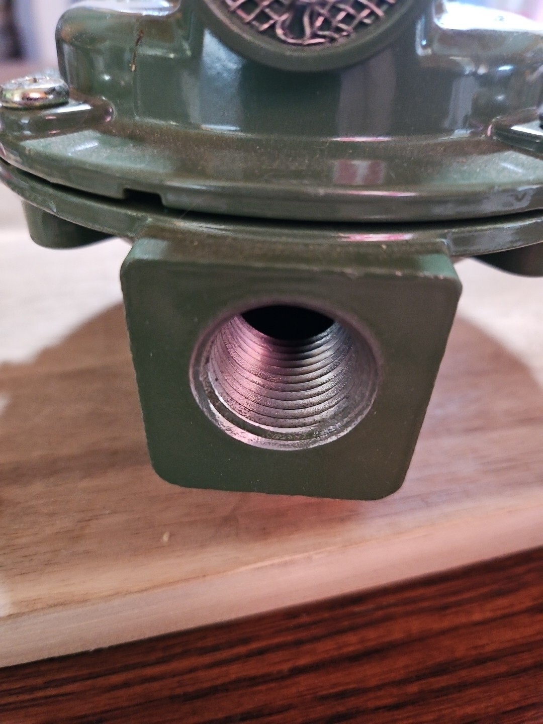 Changeover Regulator 1/4" Inverted Flare To 1/2" FPT 9-13" wc MEGR 1222-BAF gallery