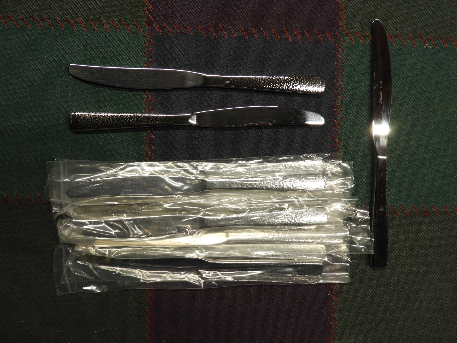 12 - Liberty Tabletop, USA - Pinehurst Dinner Knives (Solid Handle) - NEW 2nd gallery