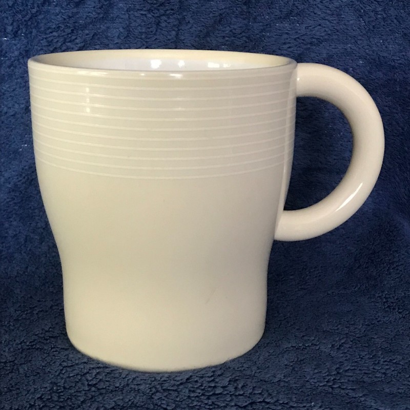 MICHAEL GRAVES DESIGN CREAM/LIGHT TAN & WHITE PINSTRIPE 4 1/8" COFFEE MUG/CUP-EC gallery
