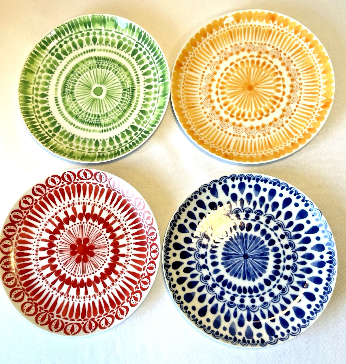 ANTHROPOLOGIE MANDALA PATTERN RETRO PLATE RED, GREEN, BLUE, YELLOW (SET OF 4) gallery