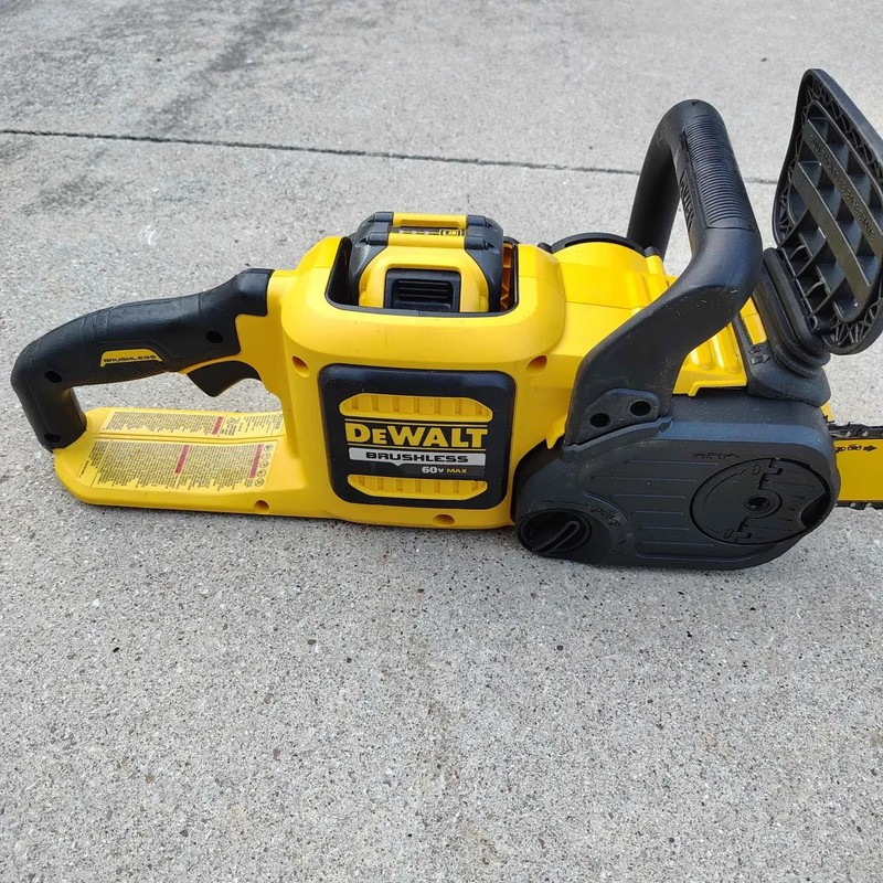 DeWalt FlexVolt 60V 16" in Brushless Chainsaw DCCS670T1 TOOL + 6AH BATTERY gallery
