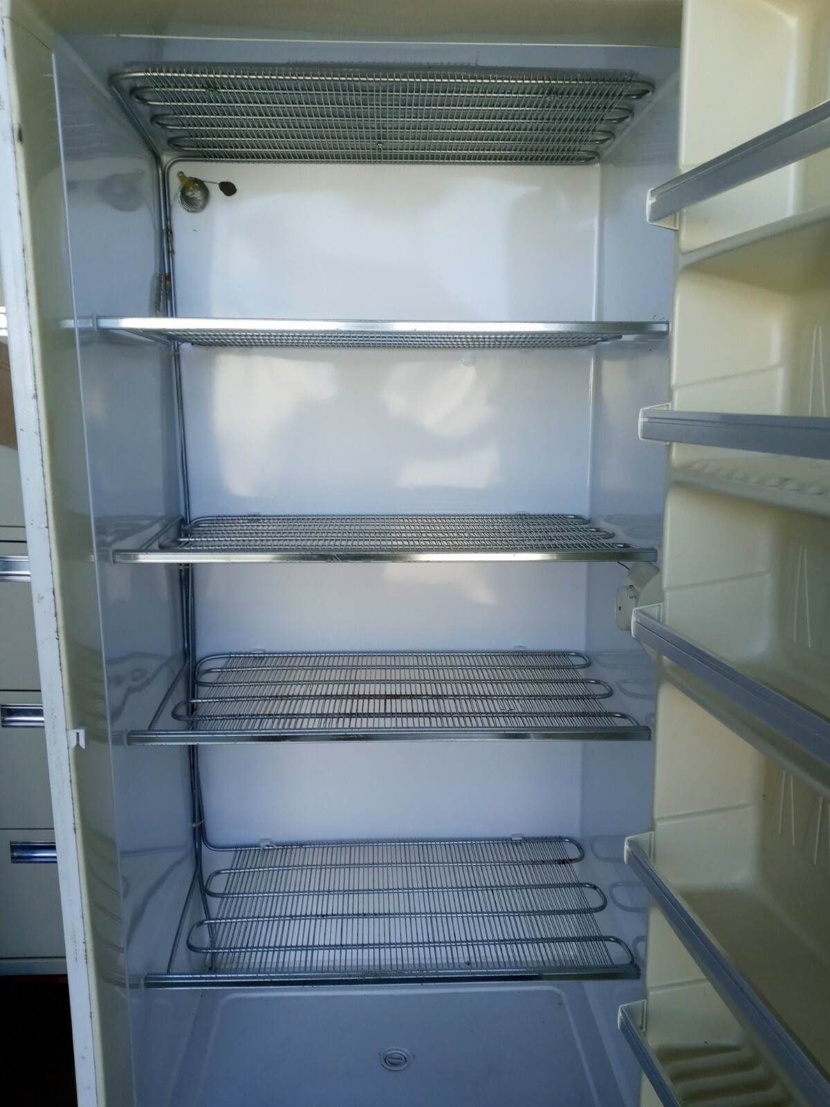 Gibson FV21M2WXFD Gibson Upright Commercial Freezer 32" x 26" x 64" H/Tested gallery