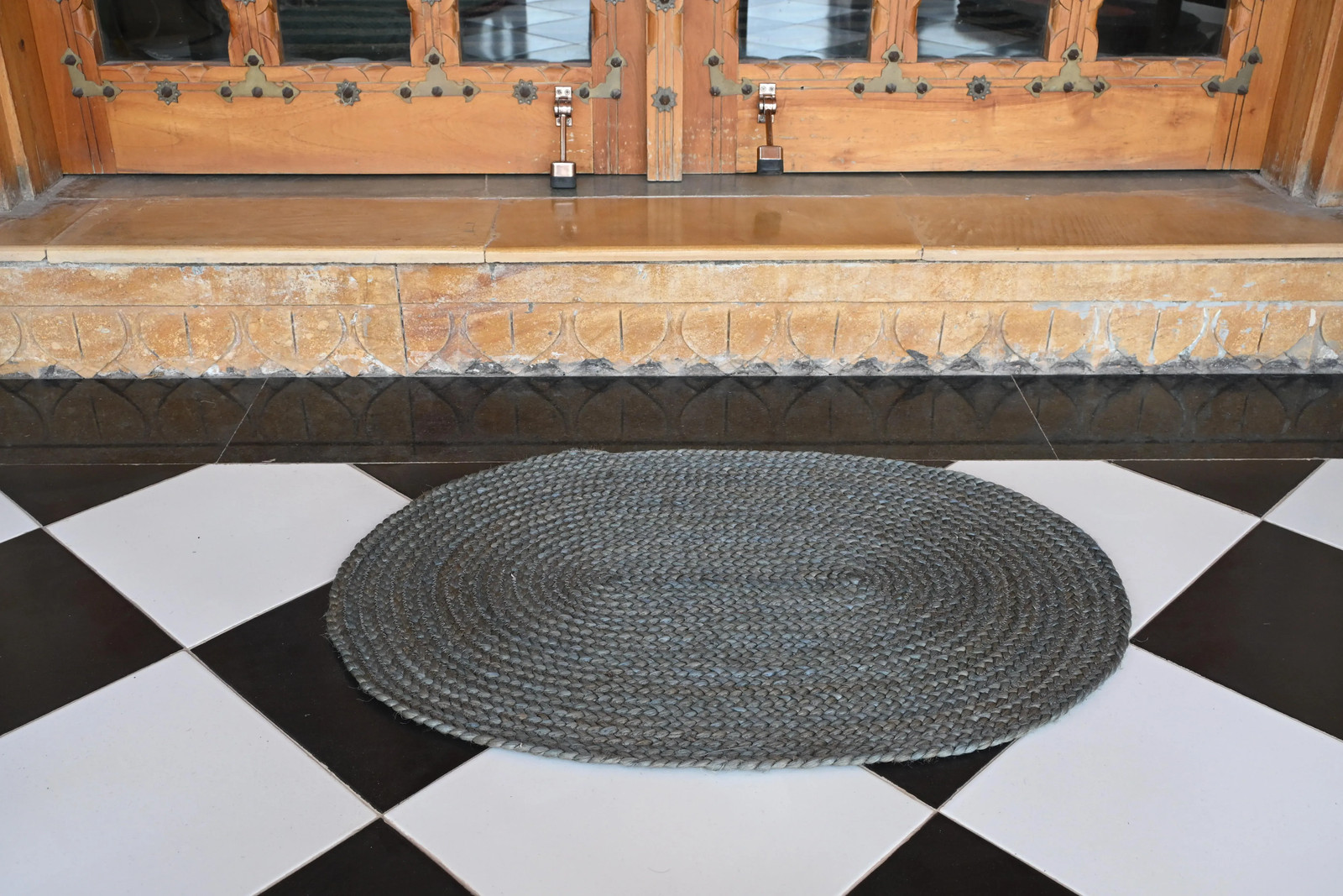 Rugmoda Jute Blue Braided Round 1.5x2 ft Entryway Doormat Rug gallery