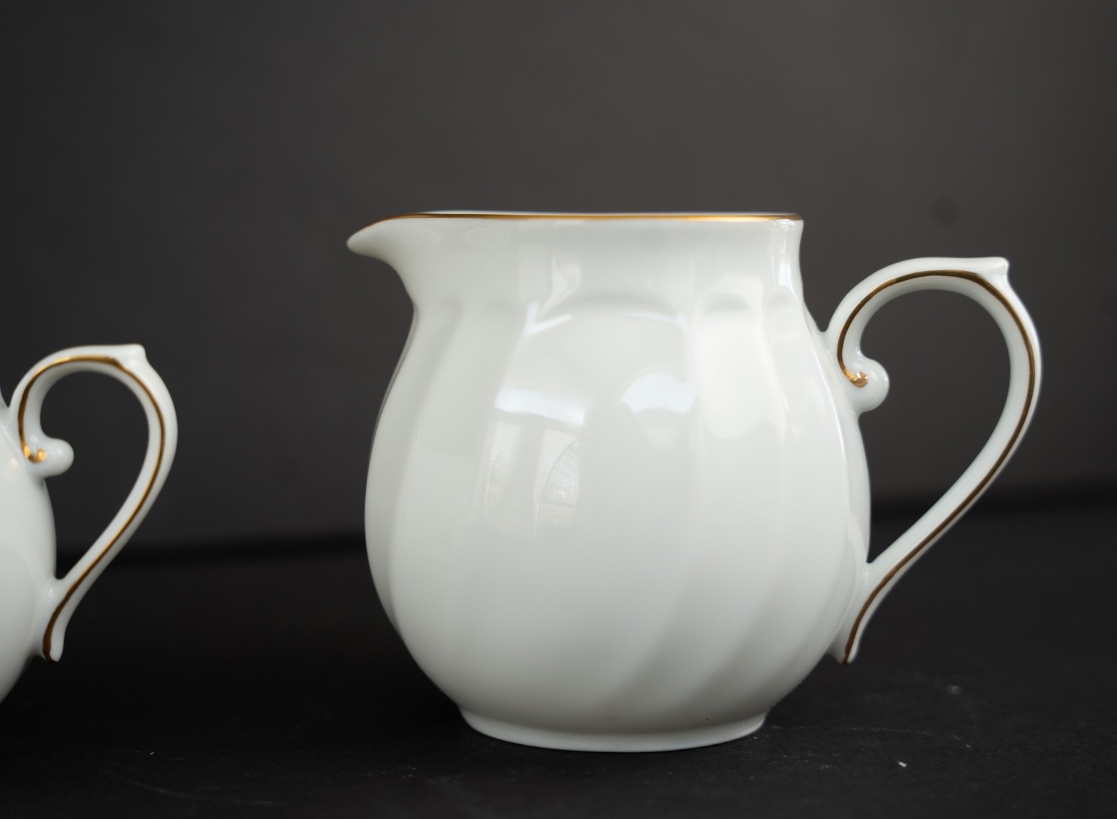 Mikasa Wedding Band Pattern White W/ Gold Creamer & Sugar Bowl Set L9709 EUC gallery