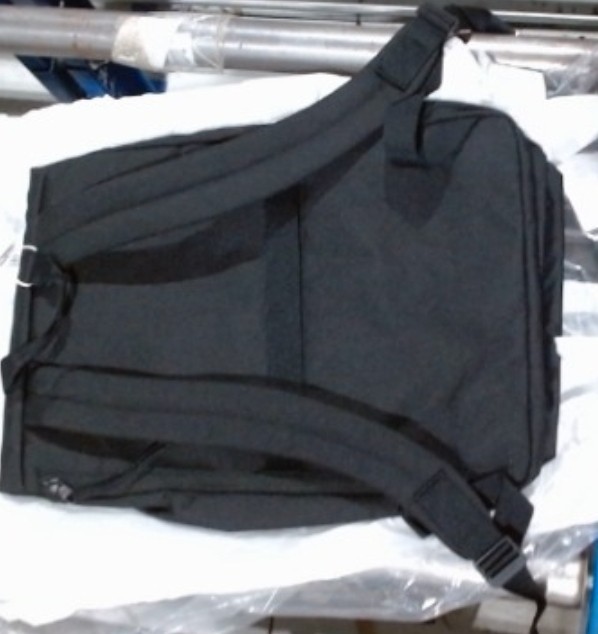 Everlane - The ReNew 15" Transit Backpack - Black One Size 4