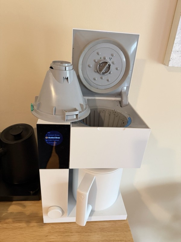 Fellow Aiden Precision Filter Coffee Machine, Digital, Water Tank, White, Carafe gallery