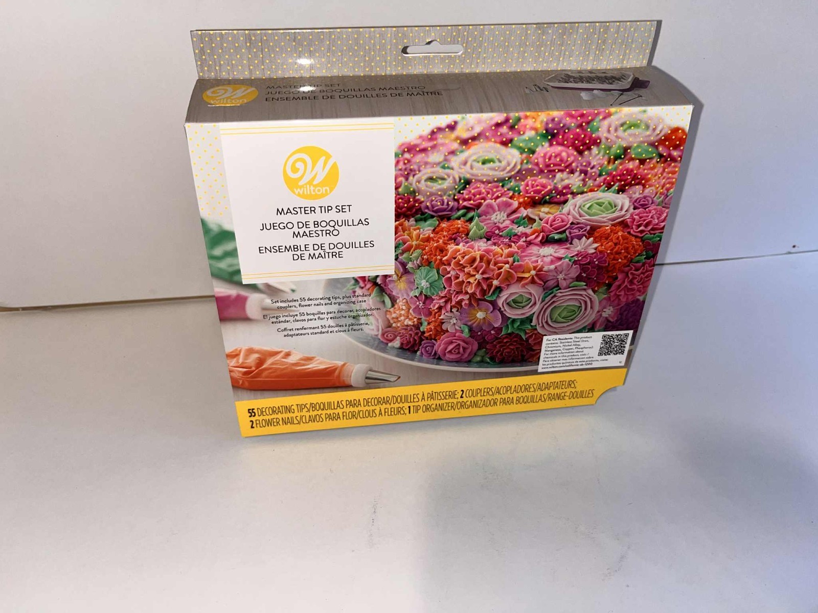 Wilton Industries Inc. 55 Piece Master Tip Cake Cupcake Brownie Decorating Set gallery