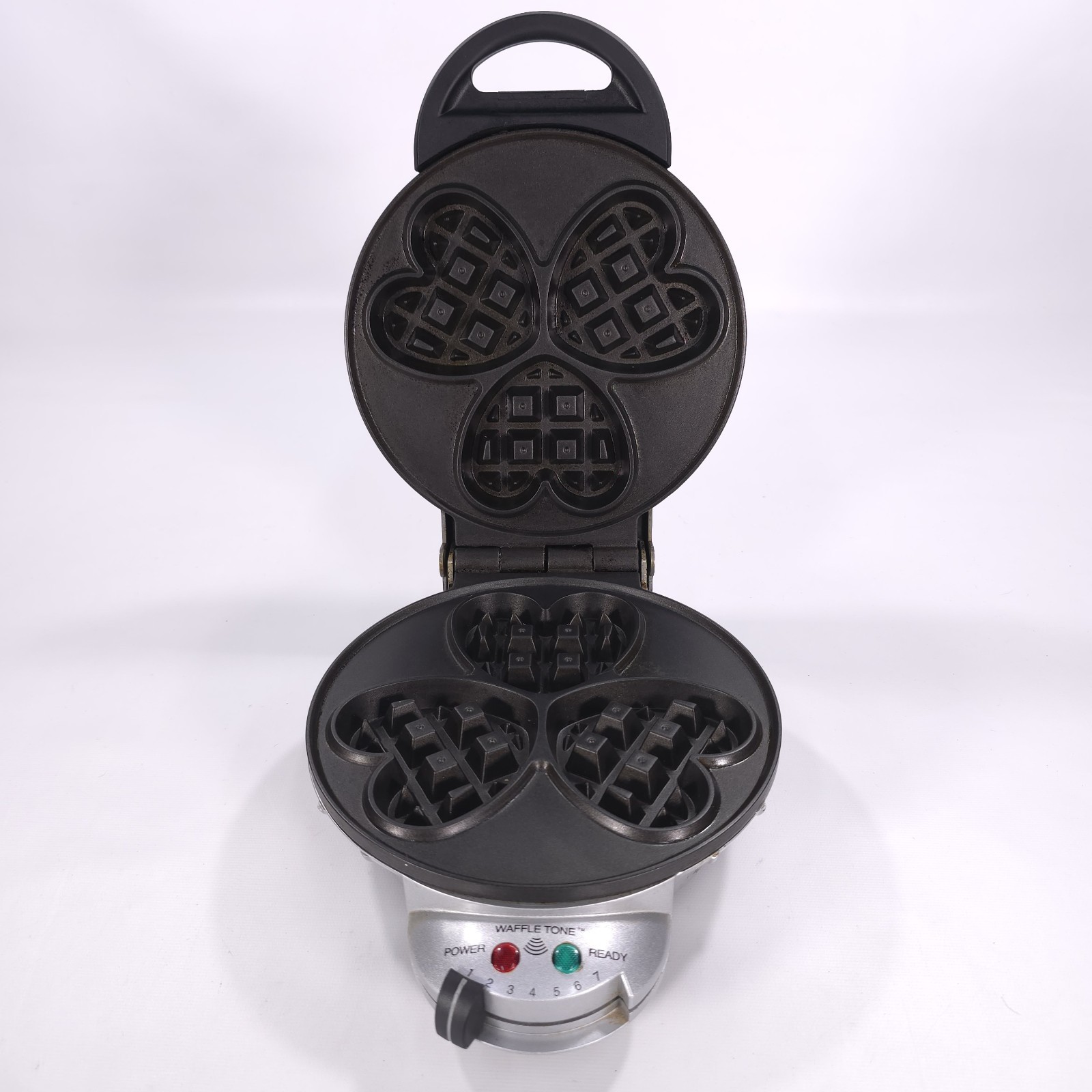 Villaware Model 2006 Silver Ribbed Petite Heart Shaped Belgium Waffle Maker gallery