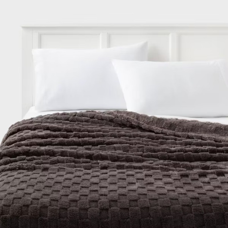 Full/Queen Checkered Blanket gallery
