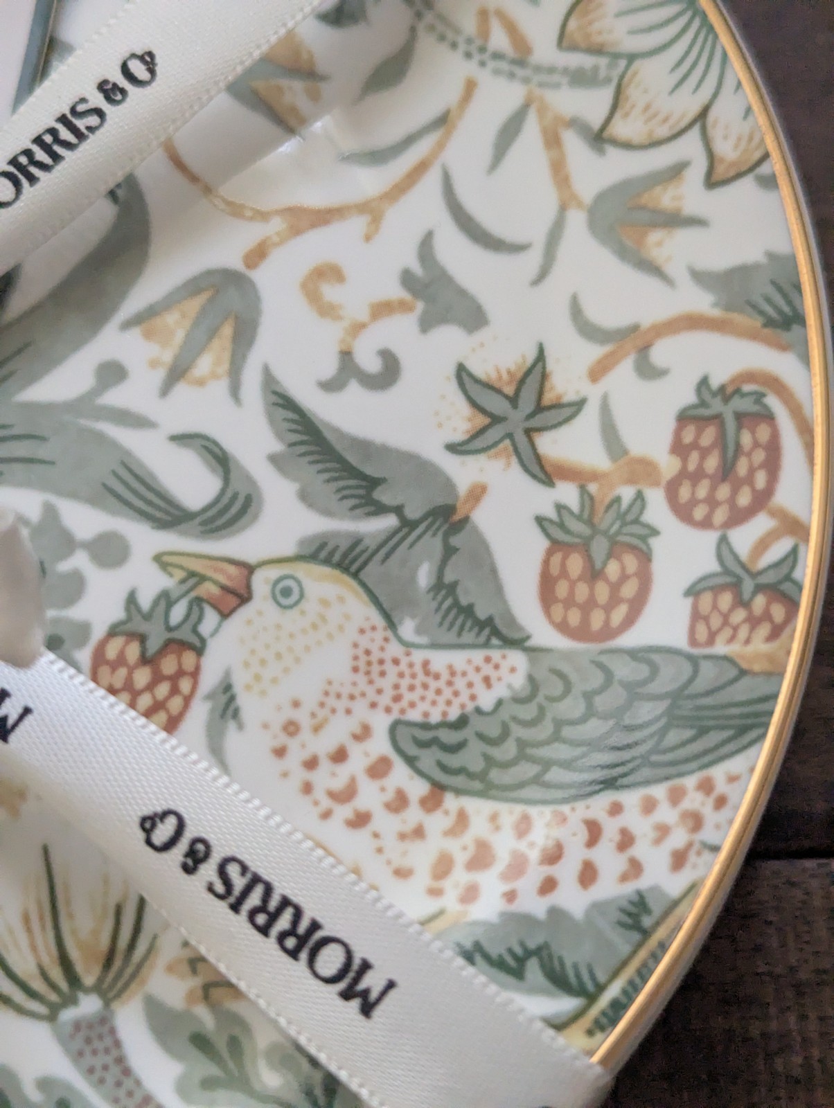 Set Pack 4 William Morris & Co Bird "Strawberry Thief" Appetizer Salad Plates gallery