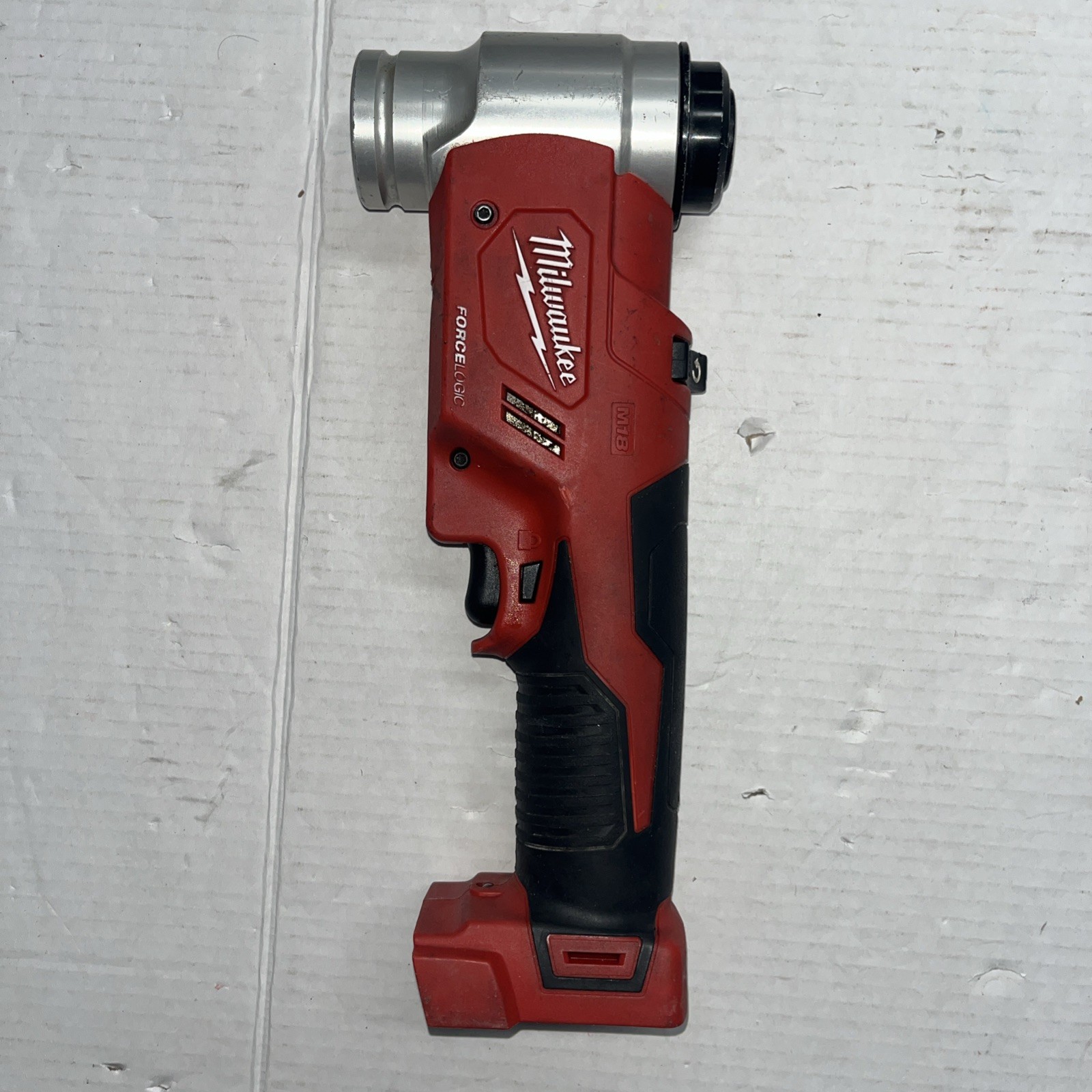 Milwaukee 2677-20 M18™ FORCE LOGIC™ Tool w/ Assorted Accessories – Parts Only gallery