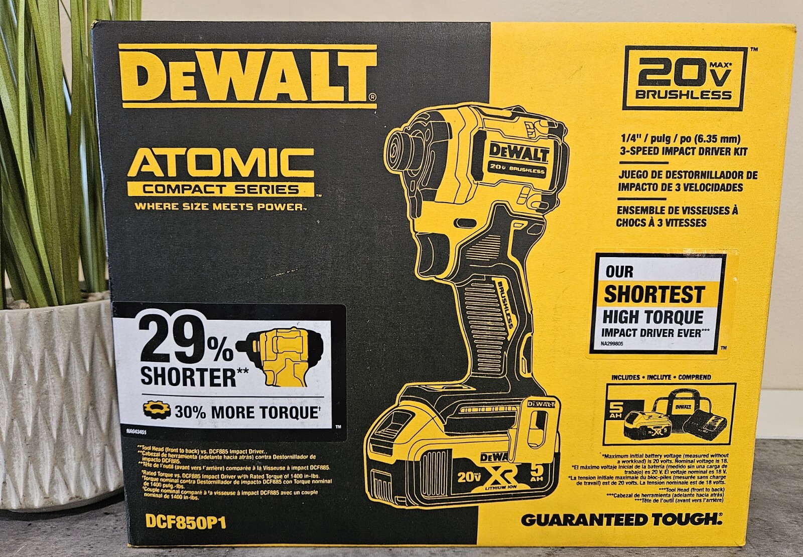 DEWALT ATOMIC 20V 1/4" IMPACT DRIVER KIT W/ BAG, 5Ah BATTERY & CHARGER DCF850P1 gallery