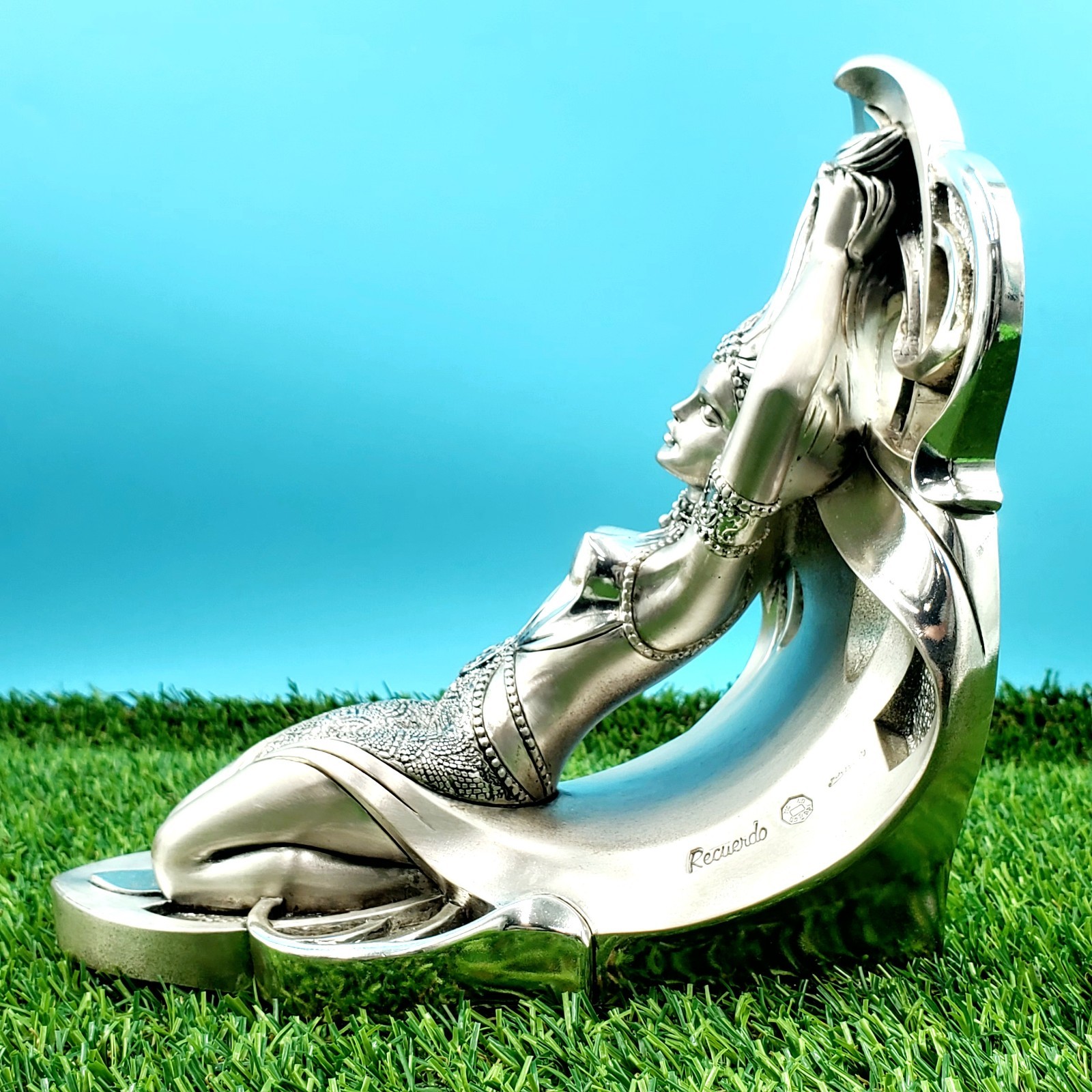 (1) Made In Italy Recuerdo Silver Painted 2.9lb Woman Bookend 7½"×7½"×5" *FLAWS gallery