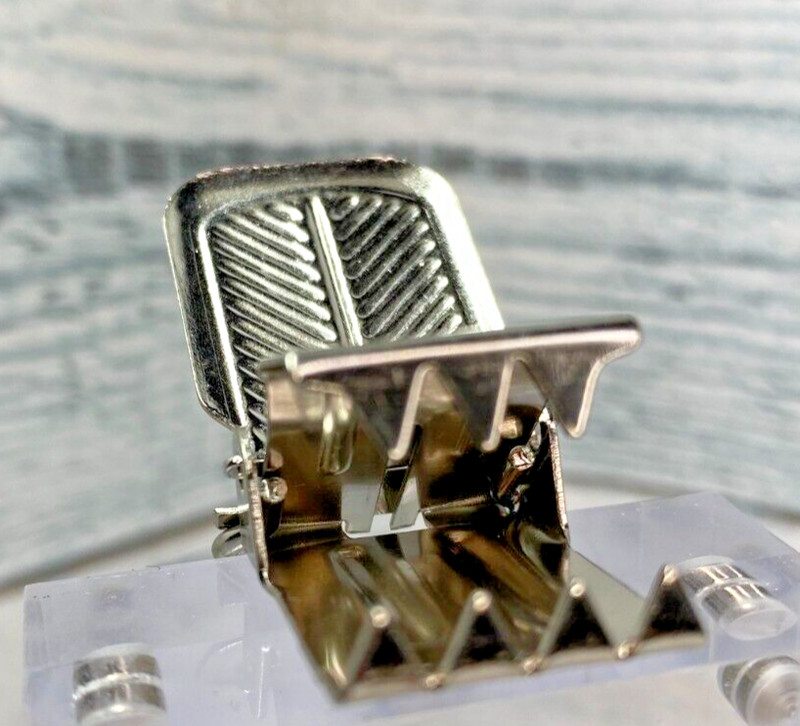 Triangle Back Hanging Clips Chrome Pack of 20 heavy duty for rugs tapestry tarps gallery