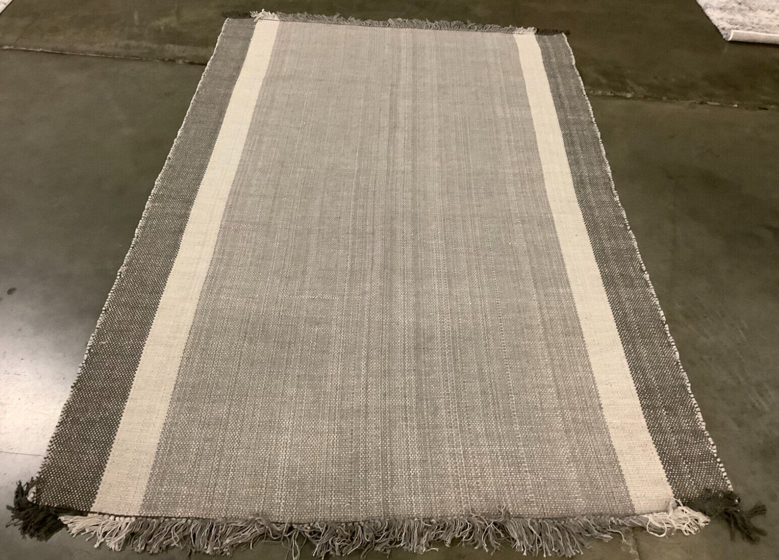 IVORY / GREY 5' X 8' Flaw in Rug, Reduced Price 1172664443 MTK301A-5 gallery