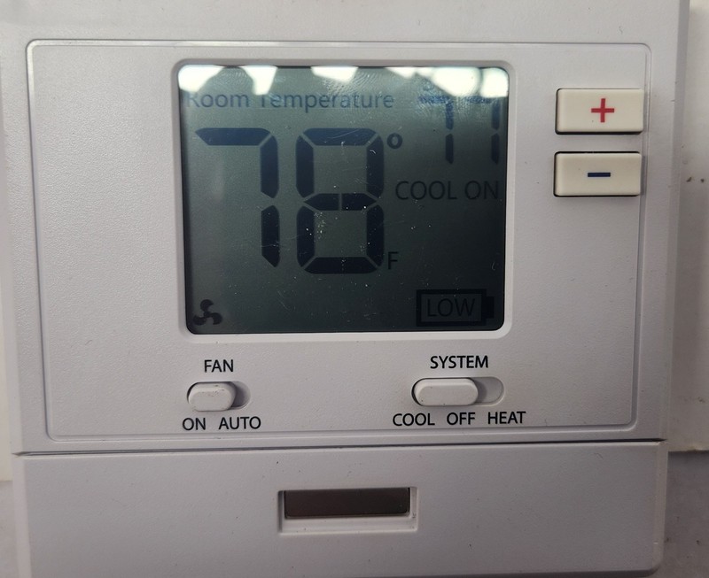PRO1 IAQ T701 White 24 Volts Non-Programmable Electronic Thermostat Tested gallery